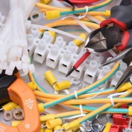 پروژه های برق صنعتی با هزینه کم